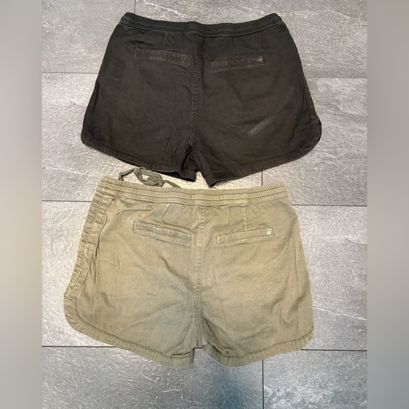 Set of 2 women’s Unionbay shorts, green and black, XL - Picture 6 of 9